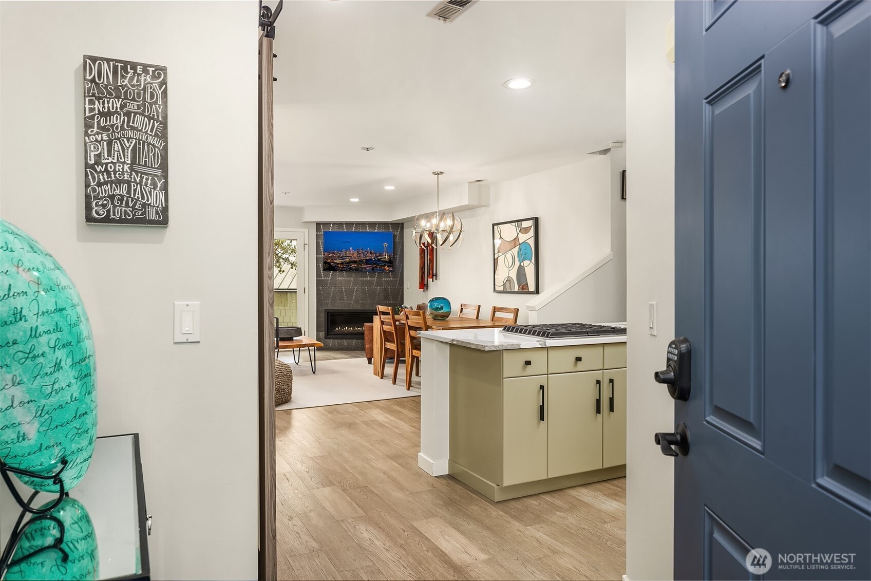 9039 Juanita Drive #304, Kirkland, WA 98034