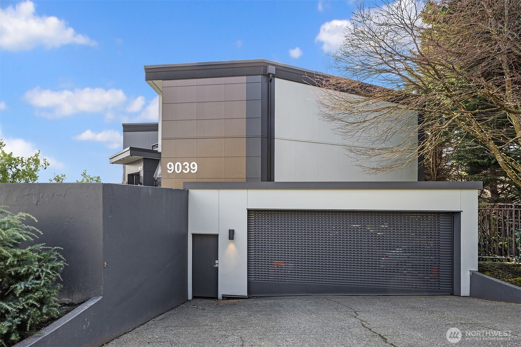 9039 Juanita Drive #304, Kirkland, WA 98034