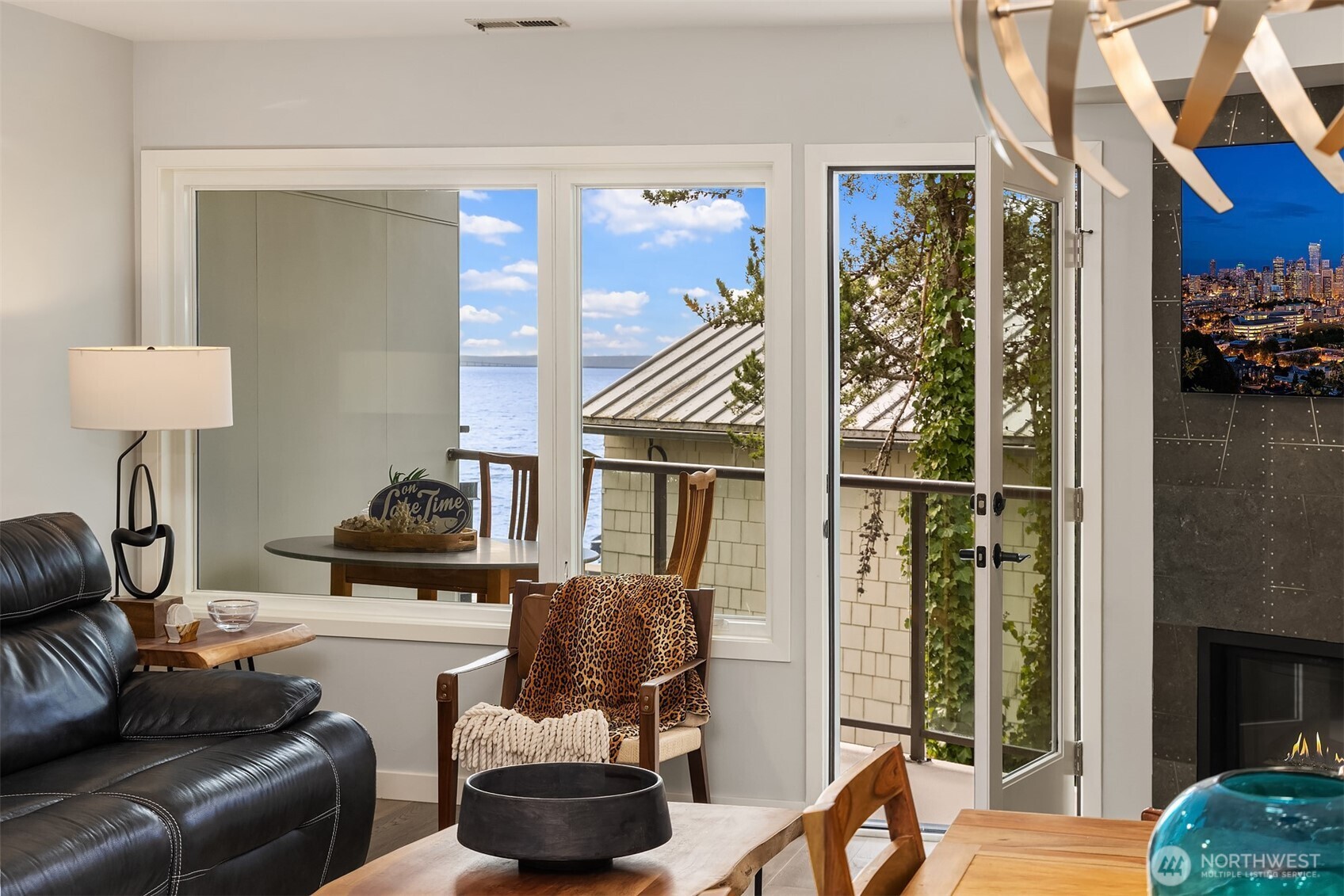 9039 Juanita Drive #304, Kirkland, WA 98034