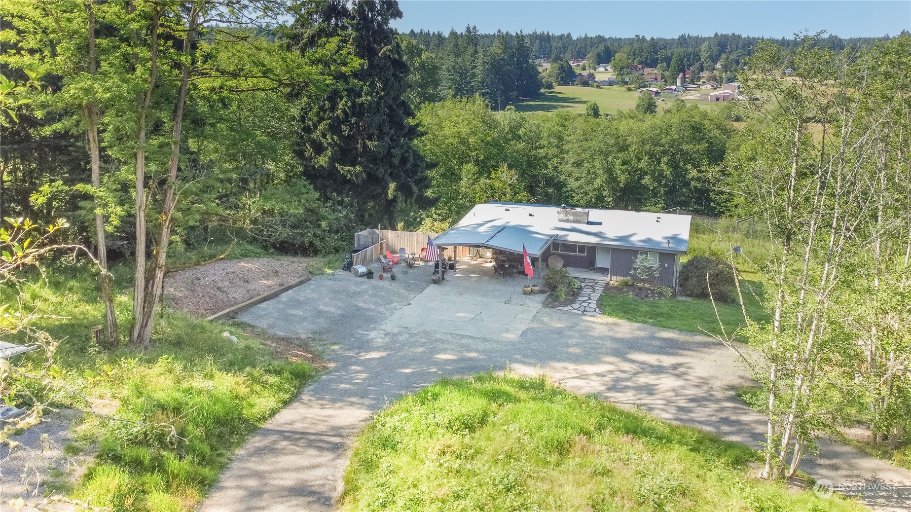 305 NE Waaga Way , Bremerton, WA 98311