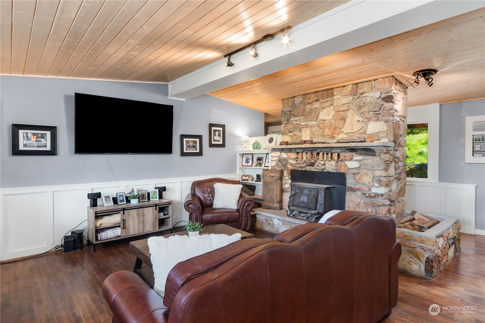 305 NE Waaga Way , Bremerton, WA 98311