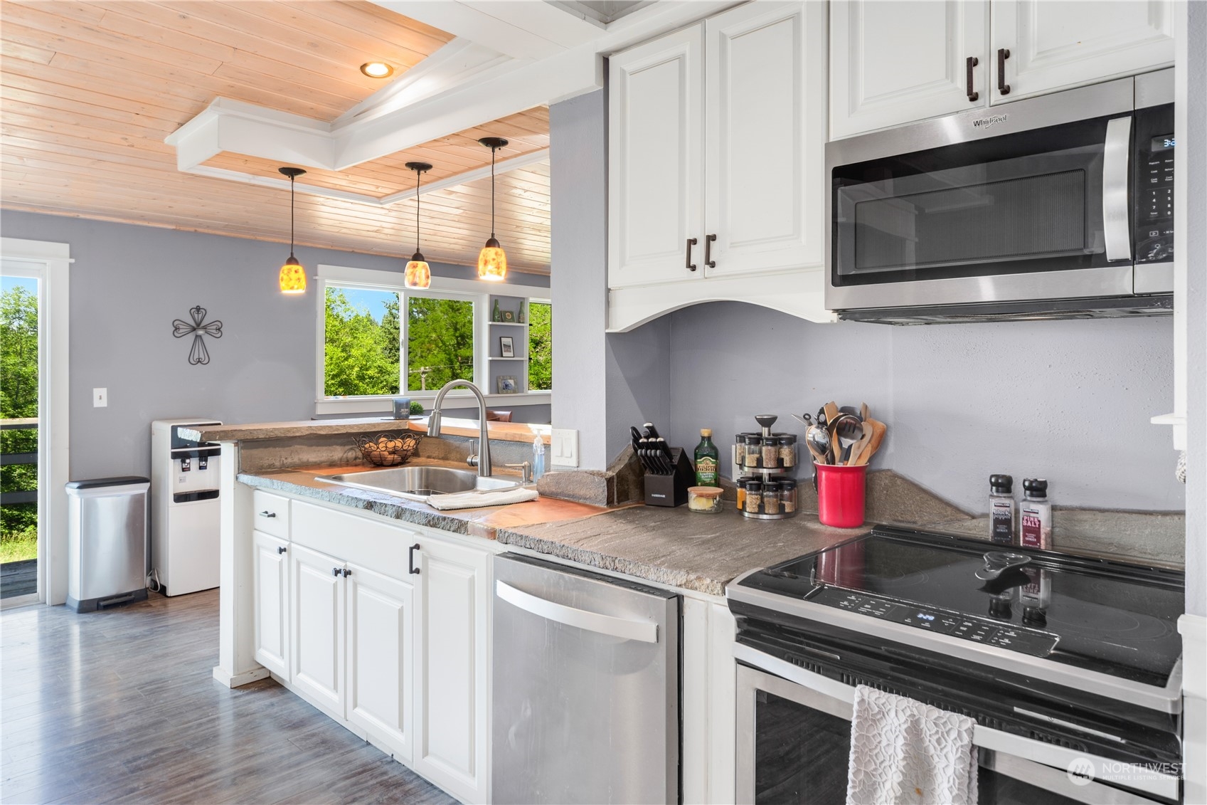 305 NE Waaga Way , Bremerton, WA 98311