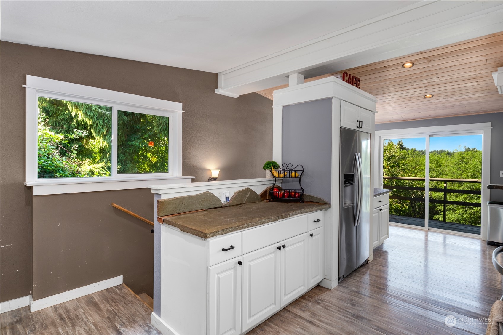 305 NE Waaga Way , Bremerton, WA 98311