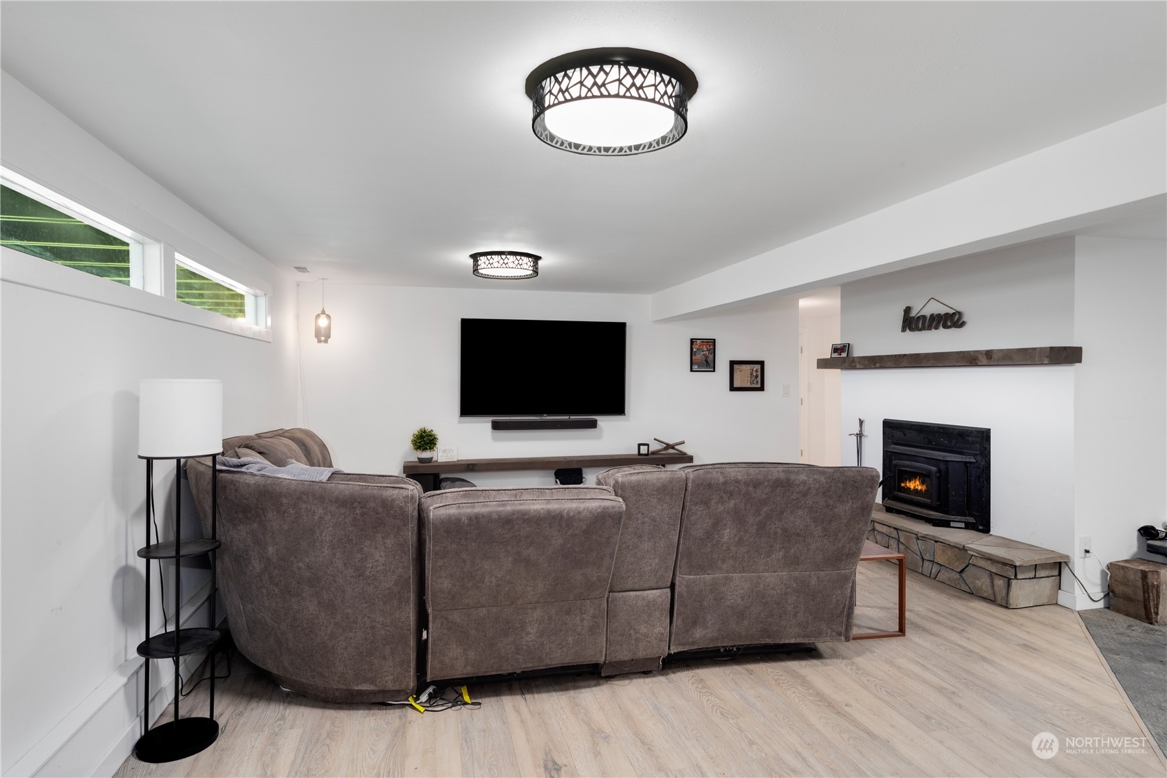 305 NE Waaga Way , Bremerton, WA 98311