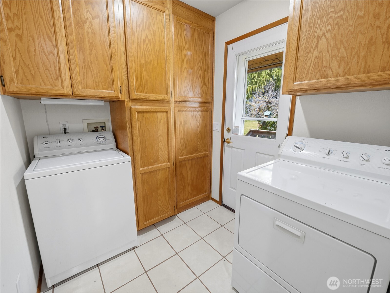 12728 Pioneer Way E, Buckley, WA 98321