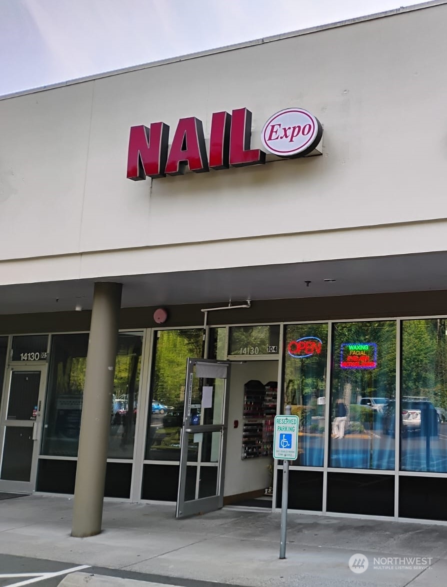 14130 Juanita Dr NE #104, Kirkland, WA 98034