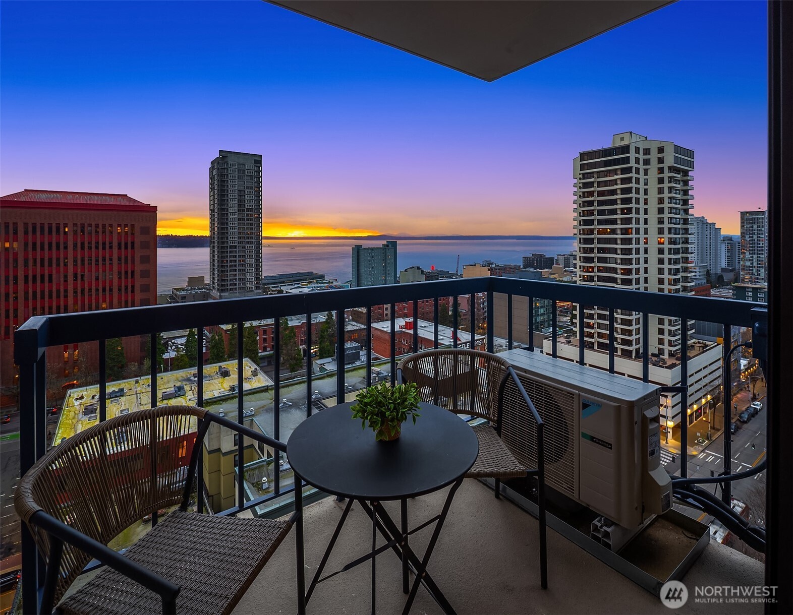 2100 3rd Avenue #1703, Seattle, WA 98121