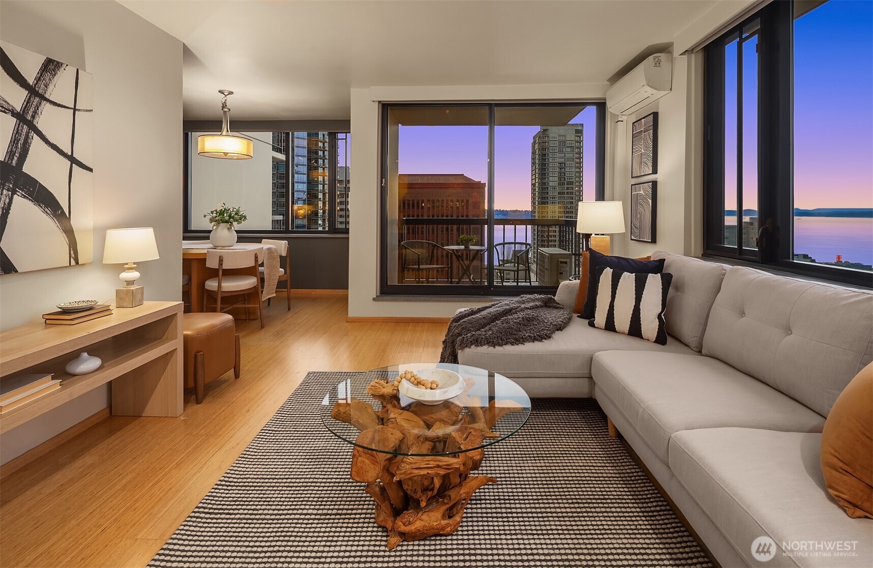 2100 3rd Avenue #1703, Seattle, WA 98121