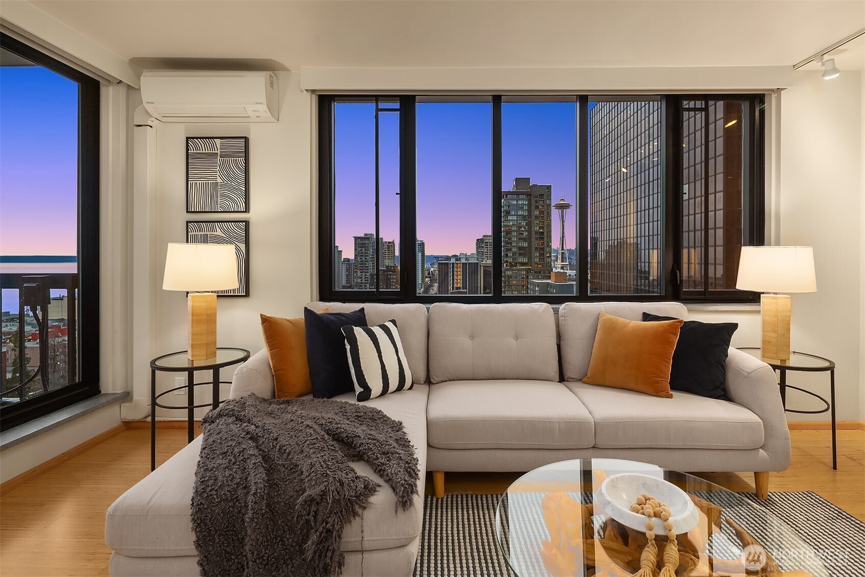 2100 3rd Avenue #1703, Seattle, WA 98121