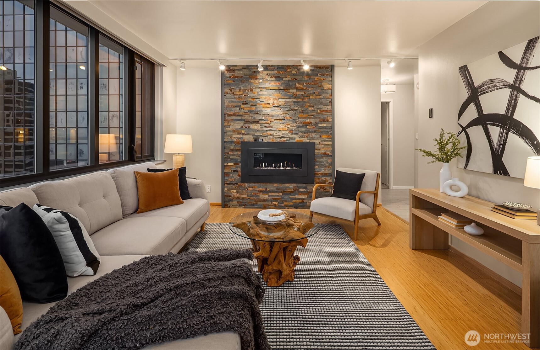 2100 3rd Avenue #1703, Seattle, WA 98121