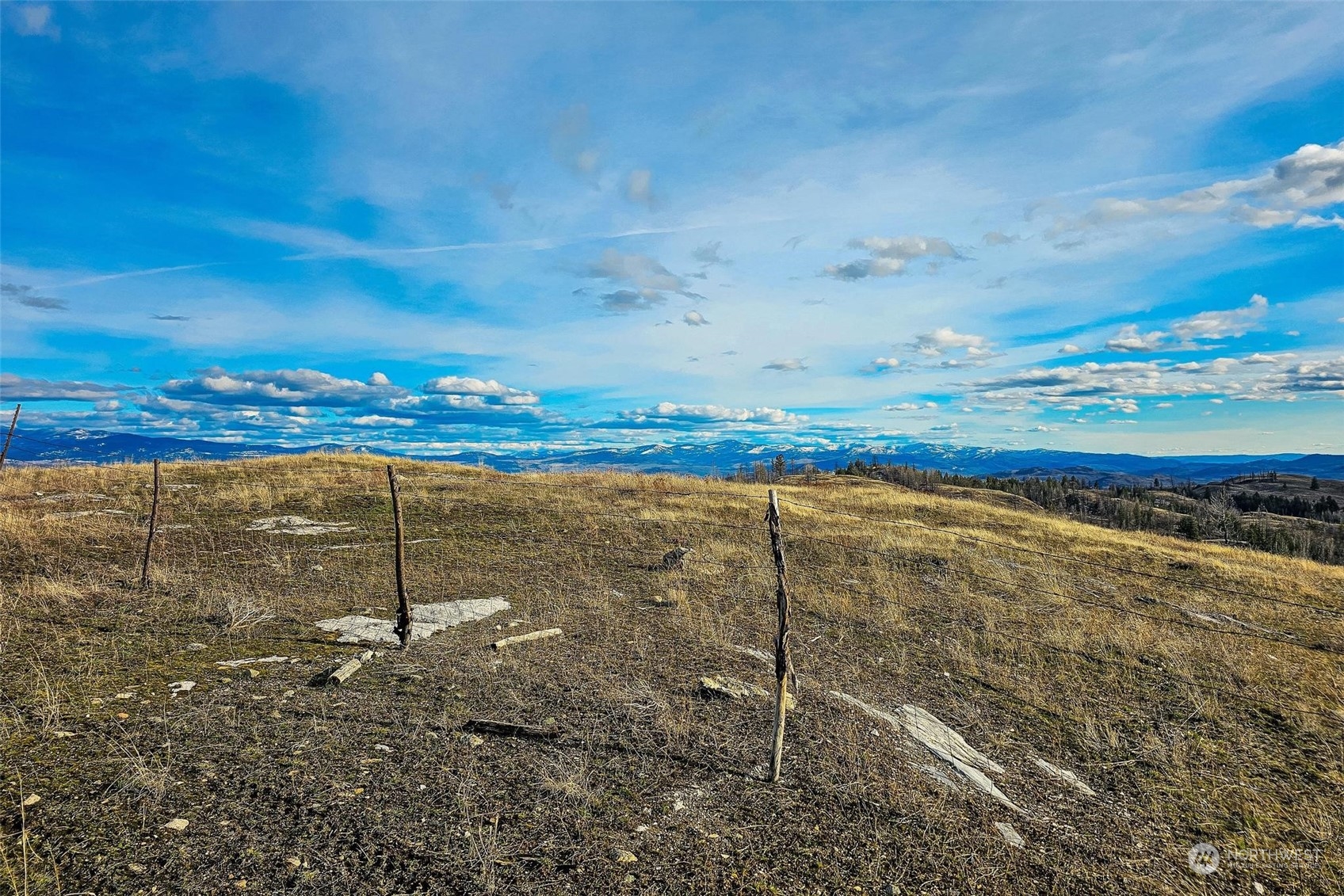 38 Light Road , Oroville, WA 98844