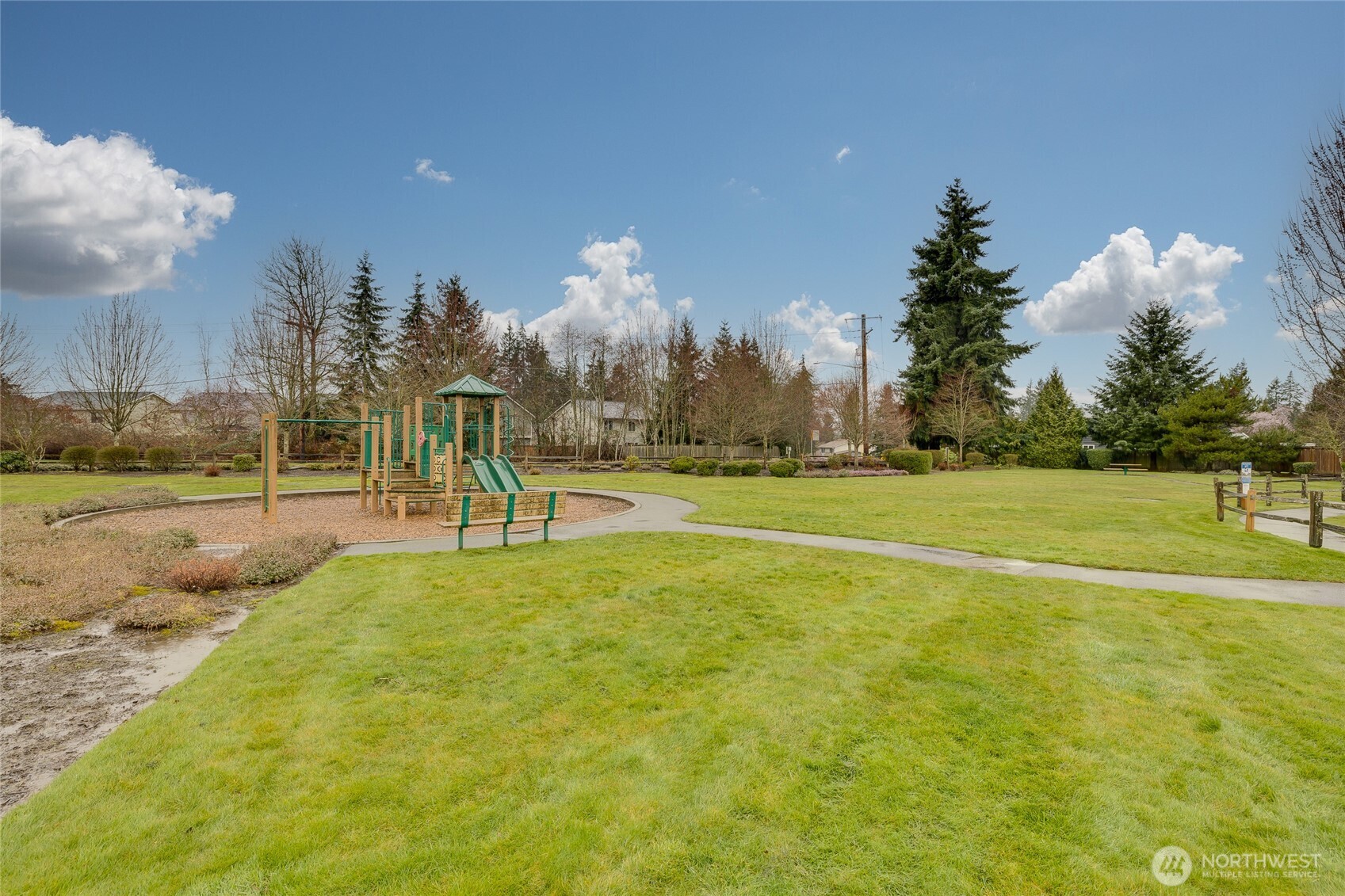 1016 207th Place SW, Lynnwood, WA 98036