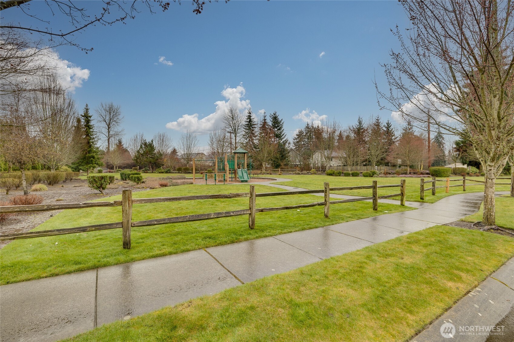 1016 207th Place SW, Lynnwood, WA 98036