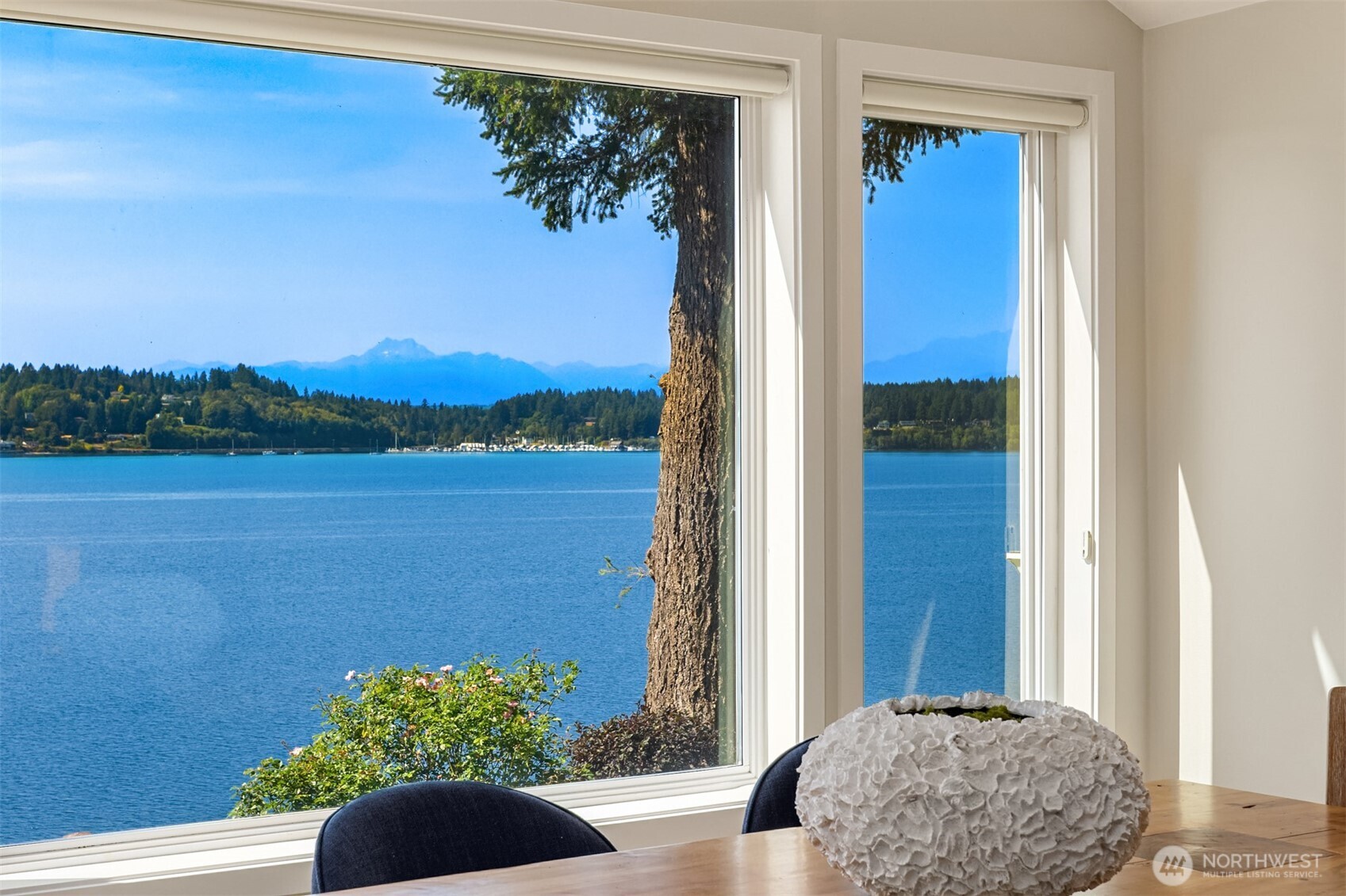 9549 Olympus Beach Road NE, Bainbridge Island, WA 98110