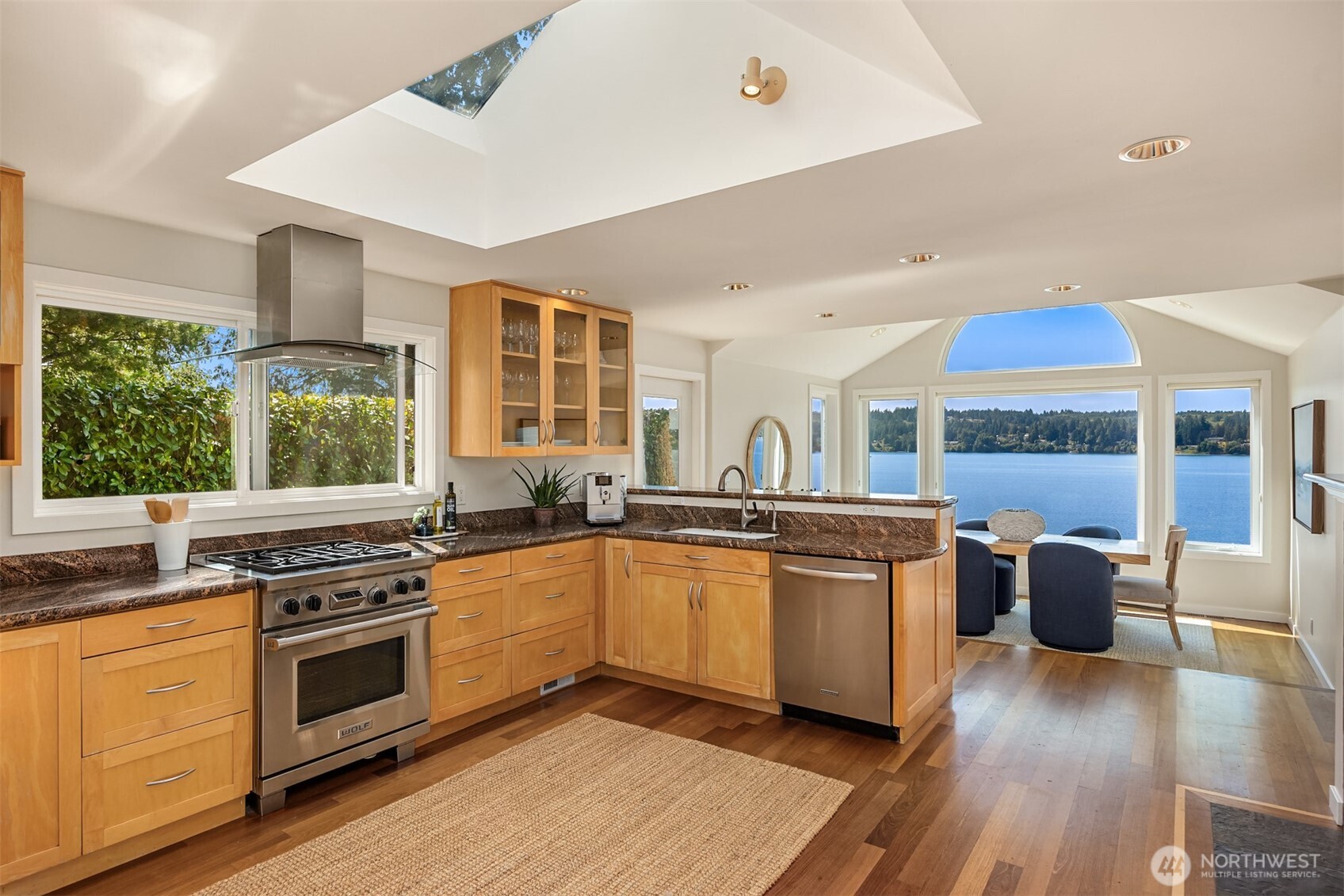 9549 Olympus Beach Road NE, Bainbridge Island, WA 98110