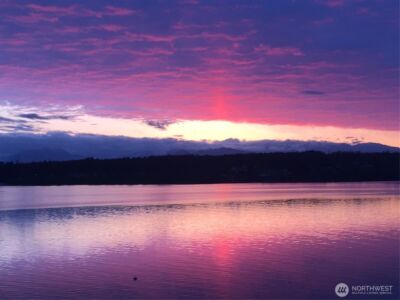 9549 Olympus Beach Road NE, Bainbridge Island, WA 98110 - Photo 2