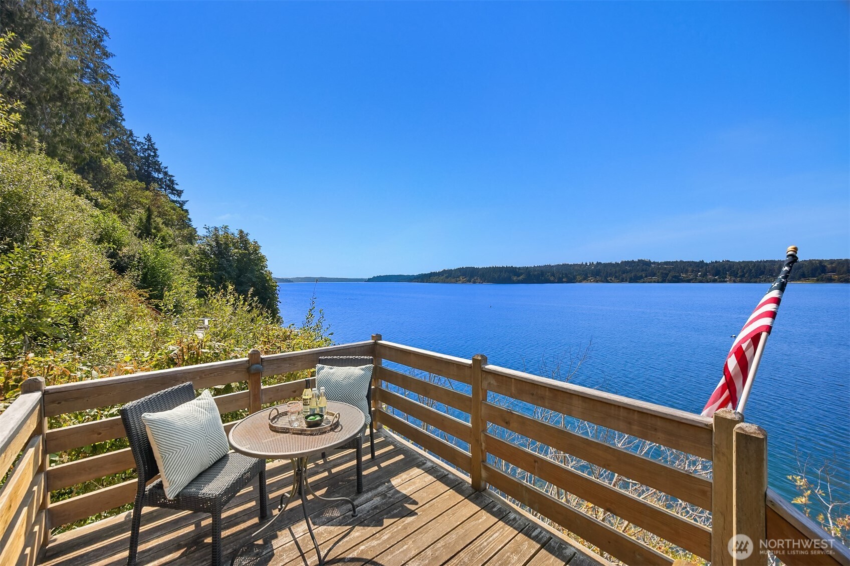 9549 Olympus Beach Road NE, Bainbridge Island, WA 98110