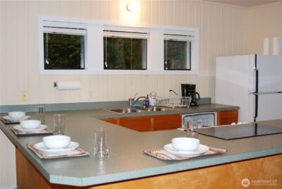 9549 Olympus Beach Road NE, Bainbridge Island, WA 98110 - Photo 33