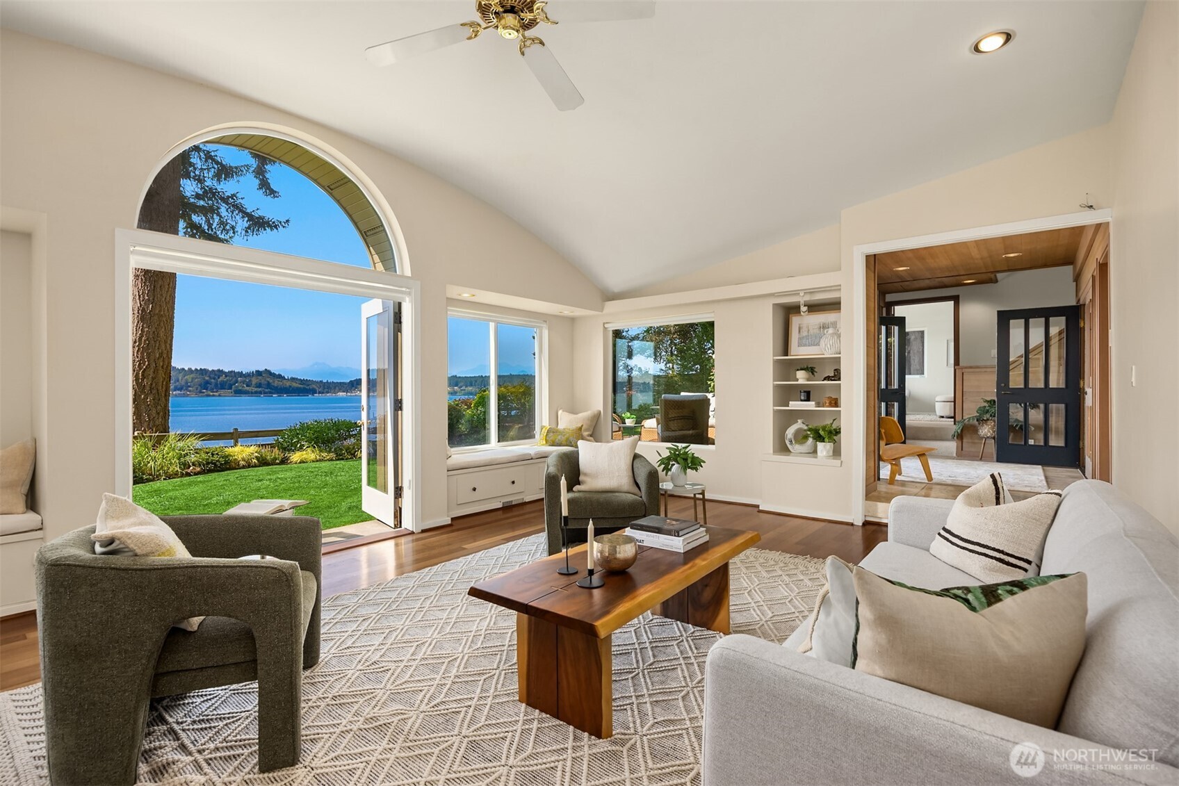 9549 Olympus Beach Road NE, Bainbridge Island, WA 98110