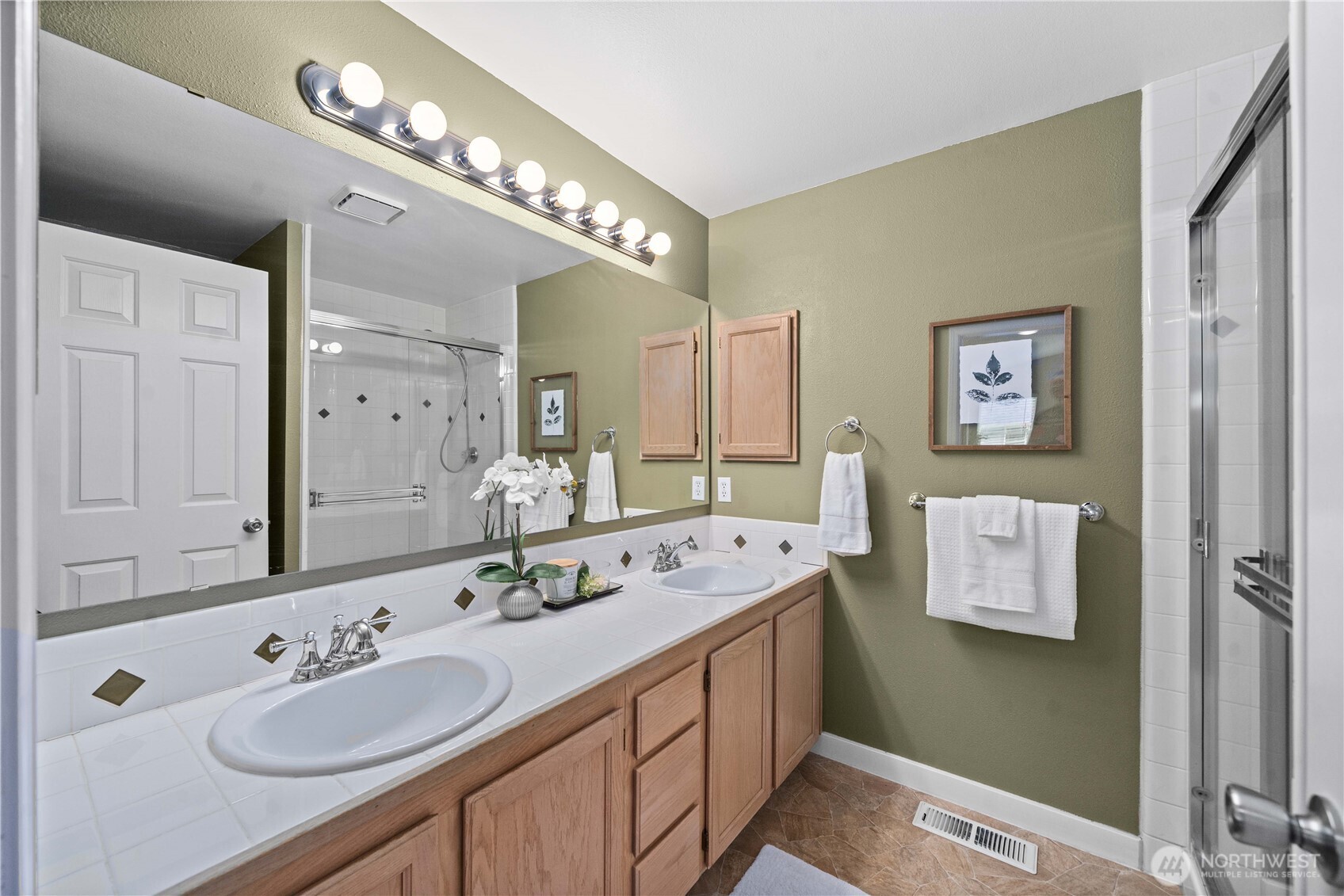 730 112th Street SW #F6, Everett, WA 98204