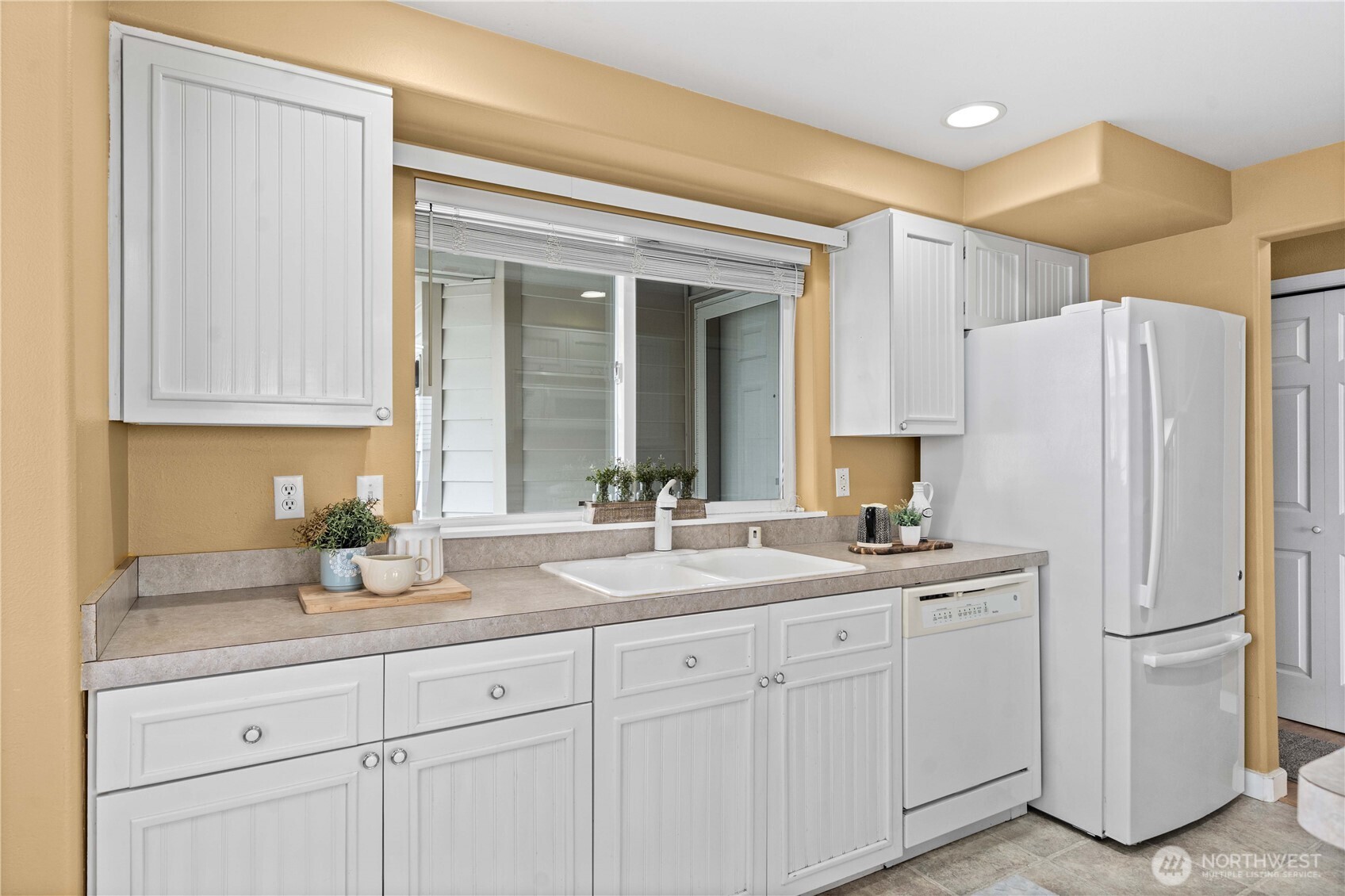 730 112th Street SW #F6, Everett, WA 98204