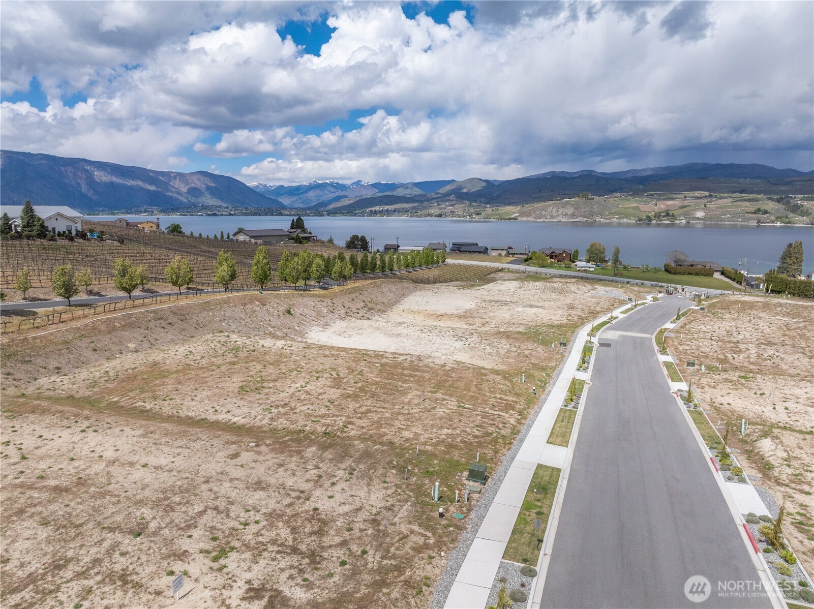 90 Loretta Lane , Chelan, WA 98816