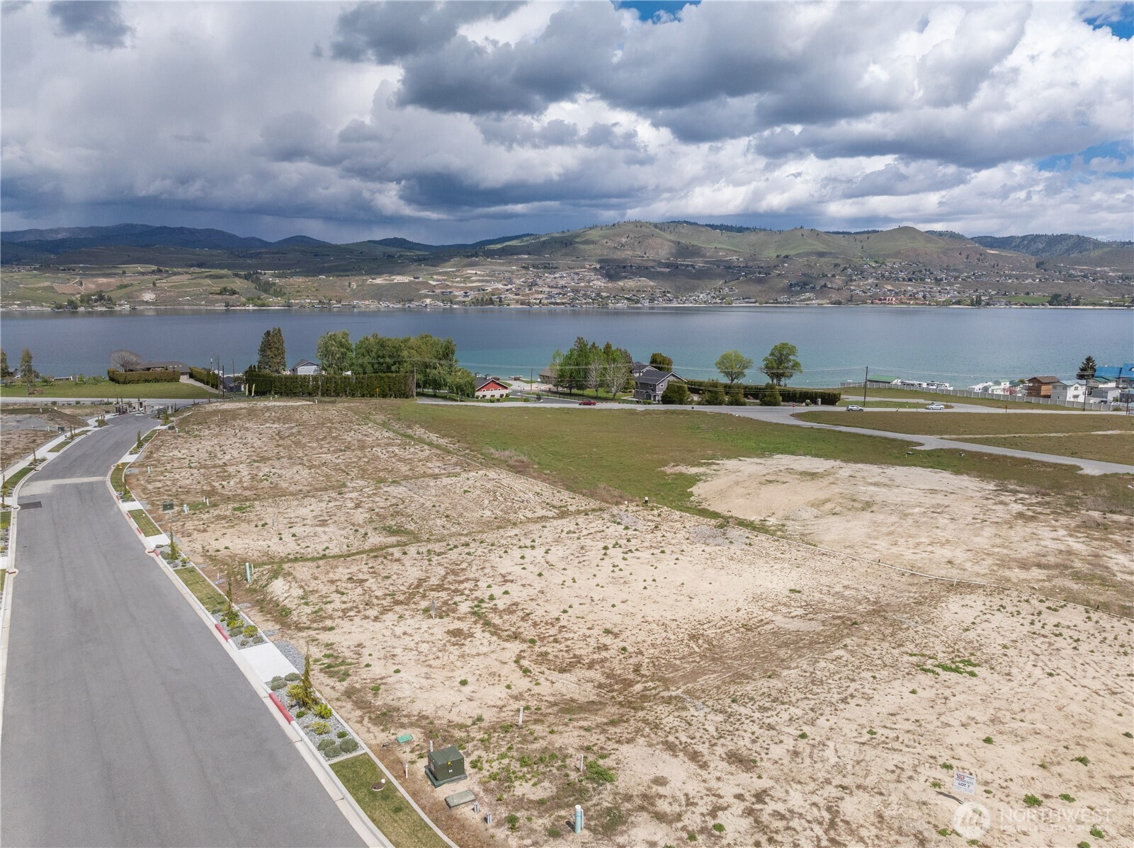 144 Loretta Lane , Chelan, WA 98816