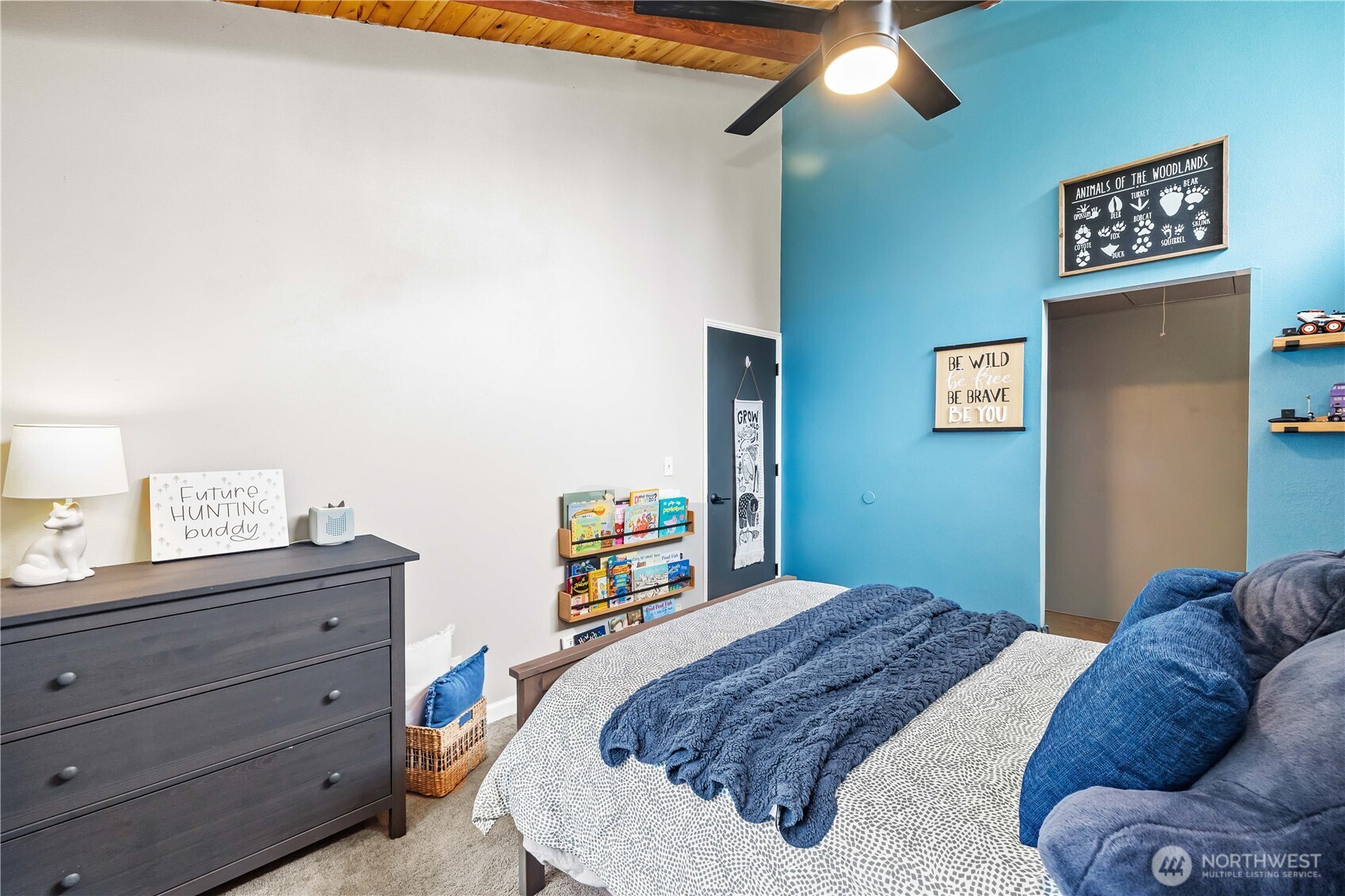 5503 E Collins Road , Port Orchard, WA 98366