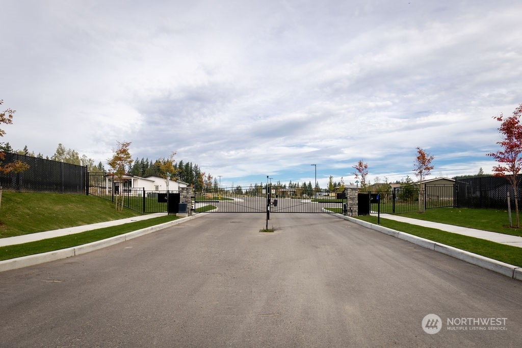 2048 Paradise Avenue #13, Enumclaw, WA 98022