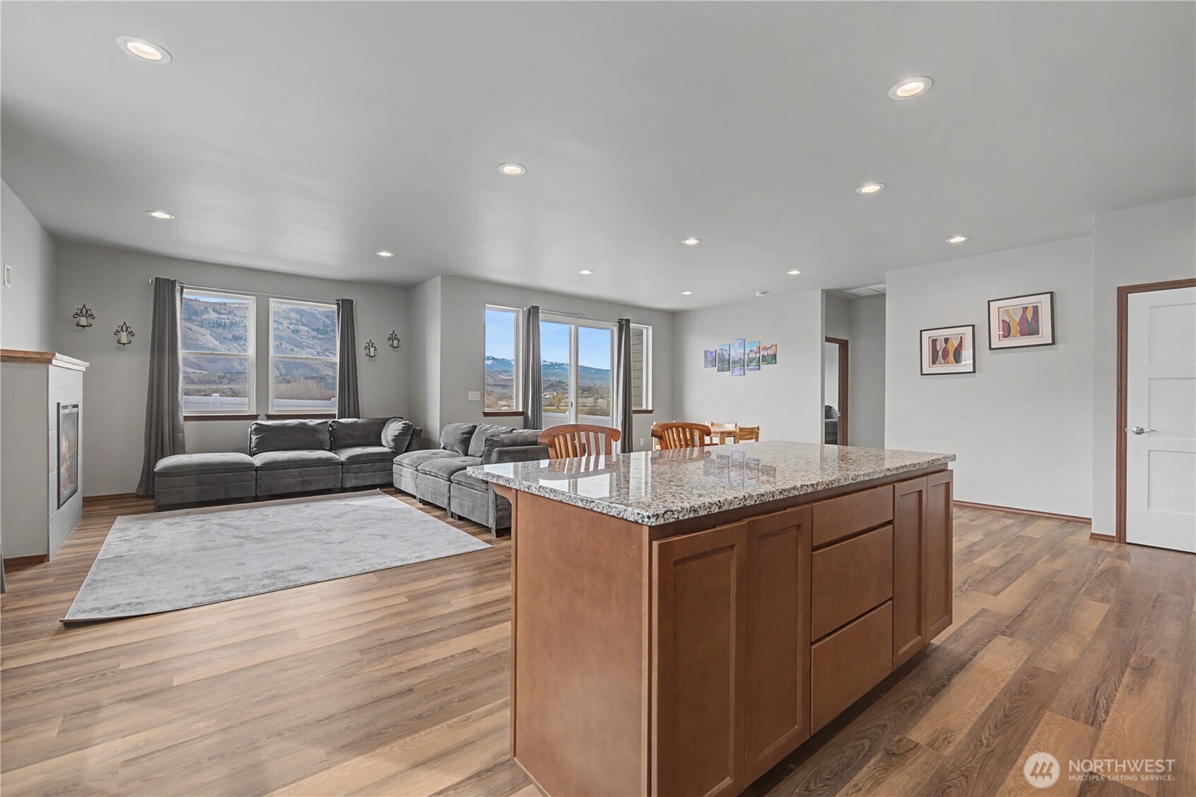 436 Hammond Lane , Rock Island, WA 98850