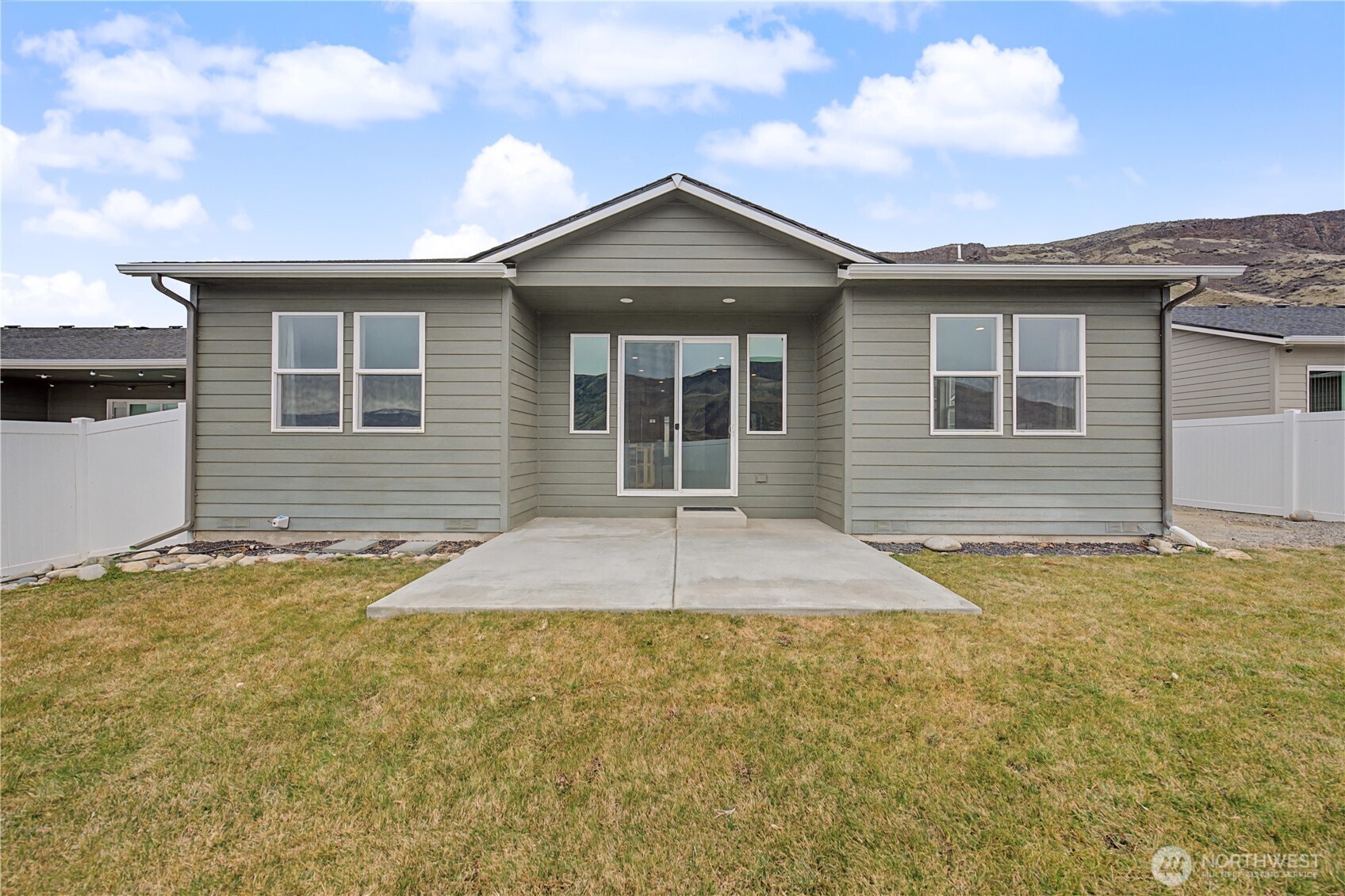436 Hammond Lane , Rock Island, WA 98850