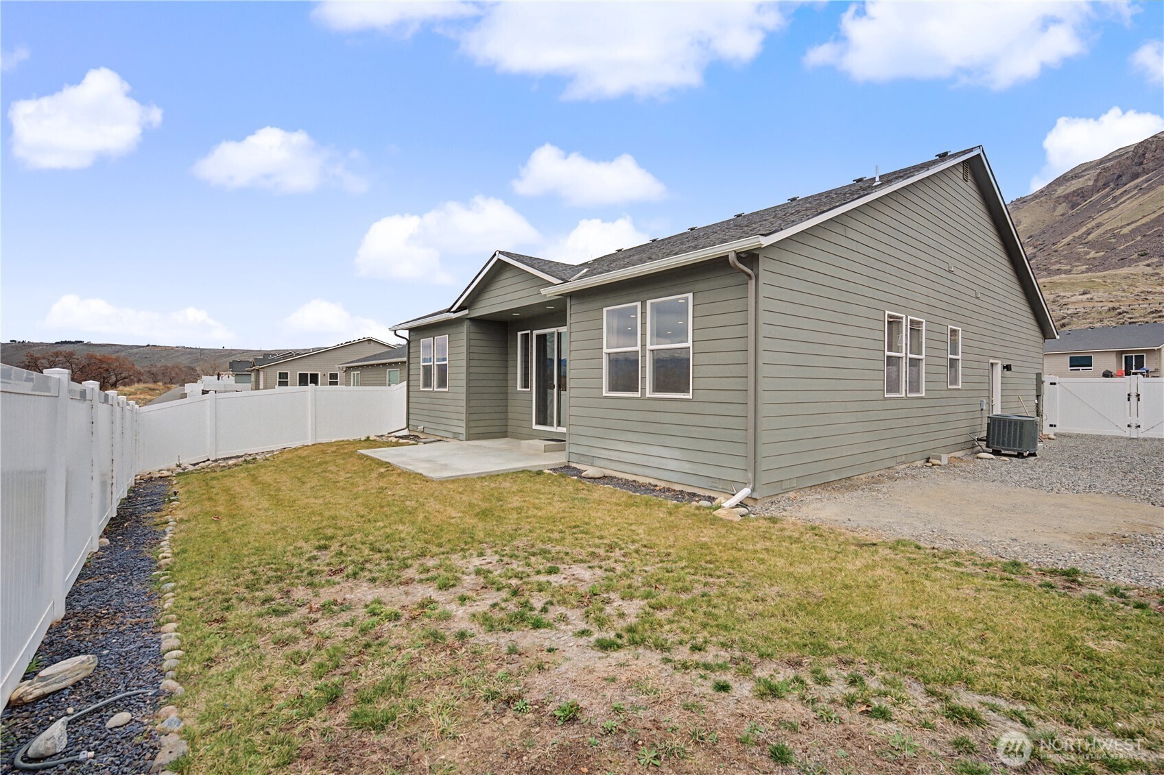 436 Hammond Lane , Rock Island, WA 98850