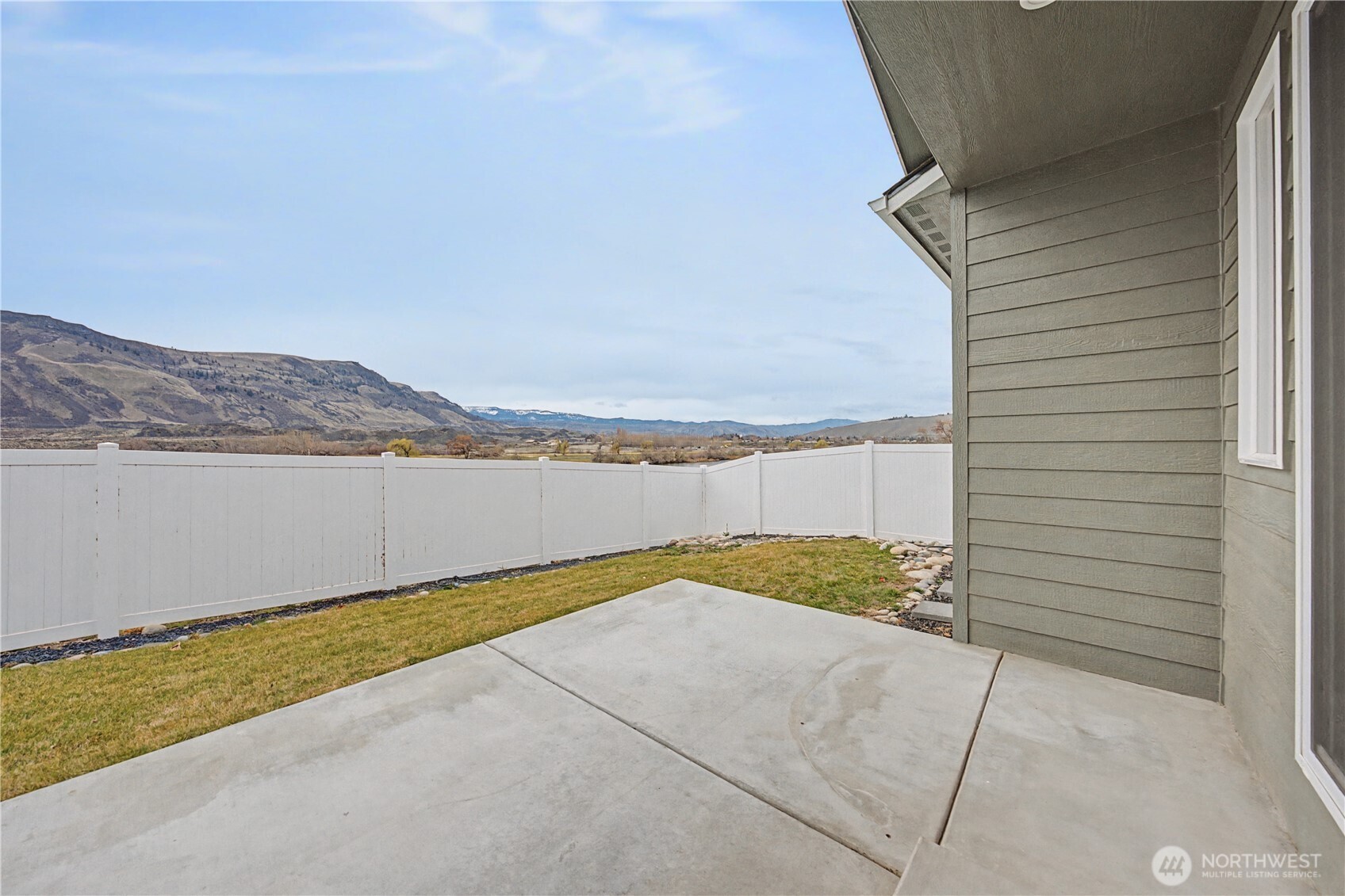 436 Hammond Lane , Rock Island, WA 98850