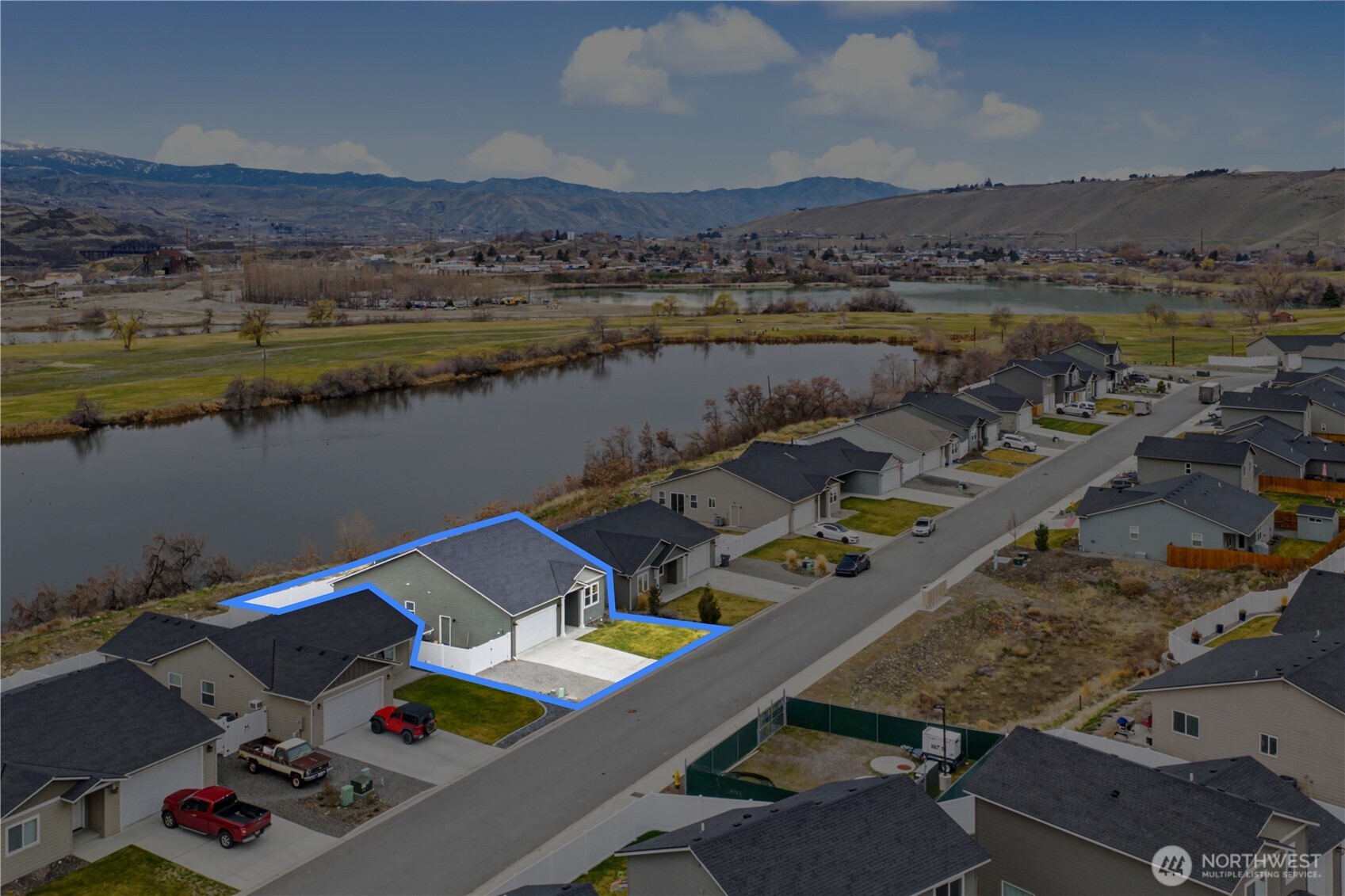 436 Hammond Lane , Rock Island, WA 98850