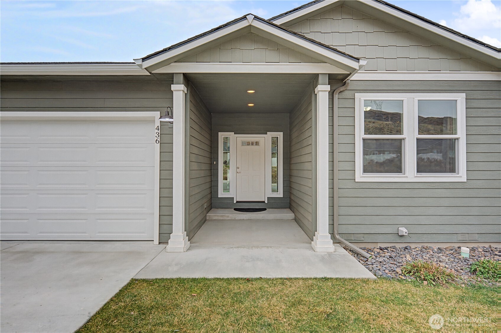 436 Hammond Lane , Rock Island, WA 98850