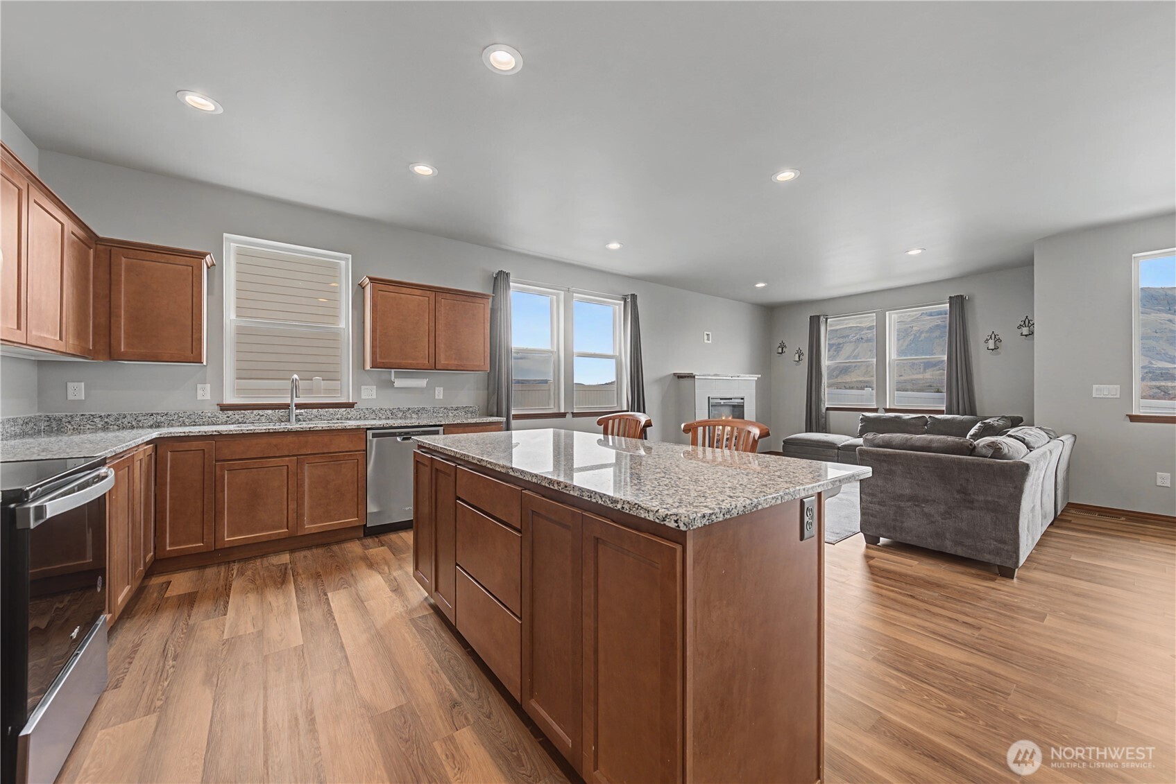 436 Hammond Lane , Rock Island, WA 98850