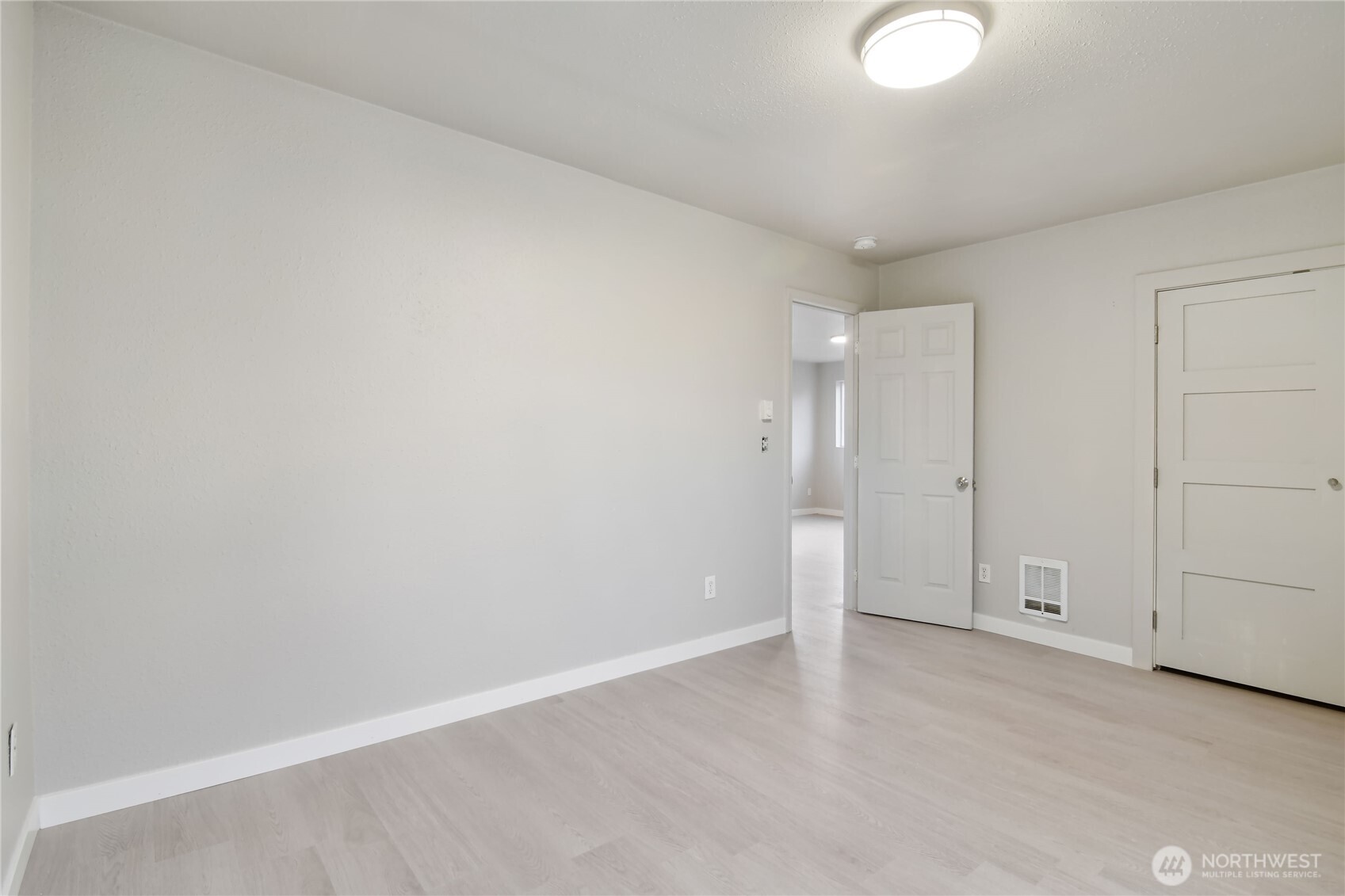 122 S Baker Street , Mount Vernon, WA 98273