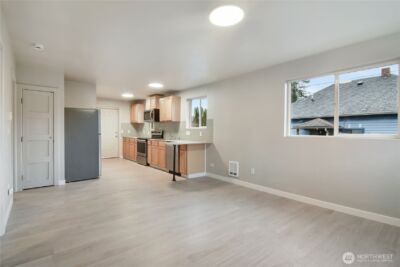 122 S Baker Street , Mount Vernon, WA 98273 - Photo 4