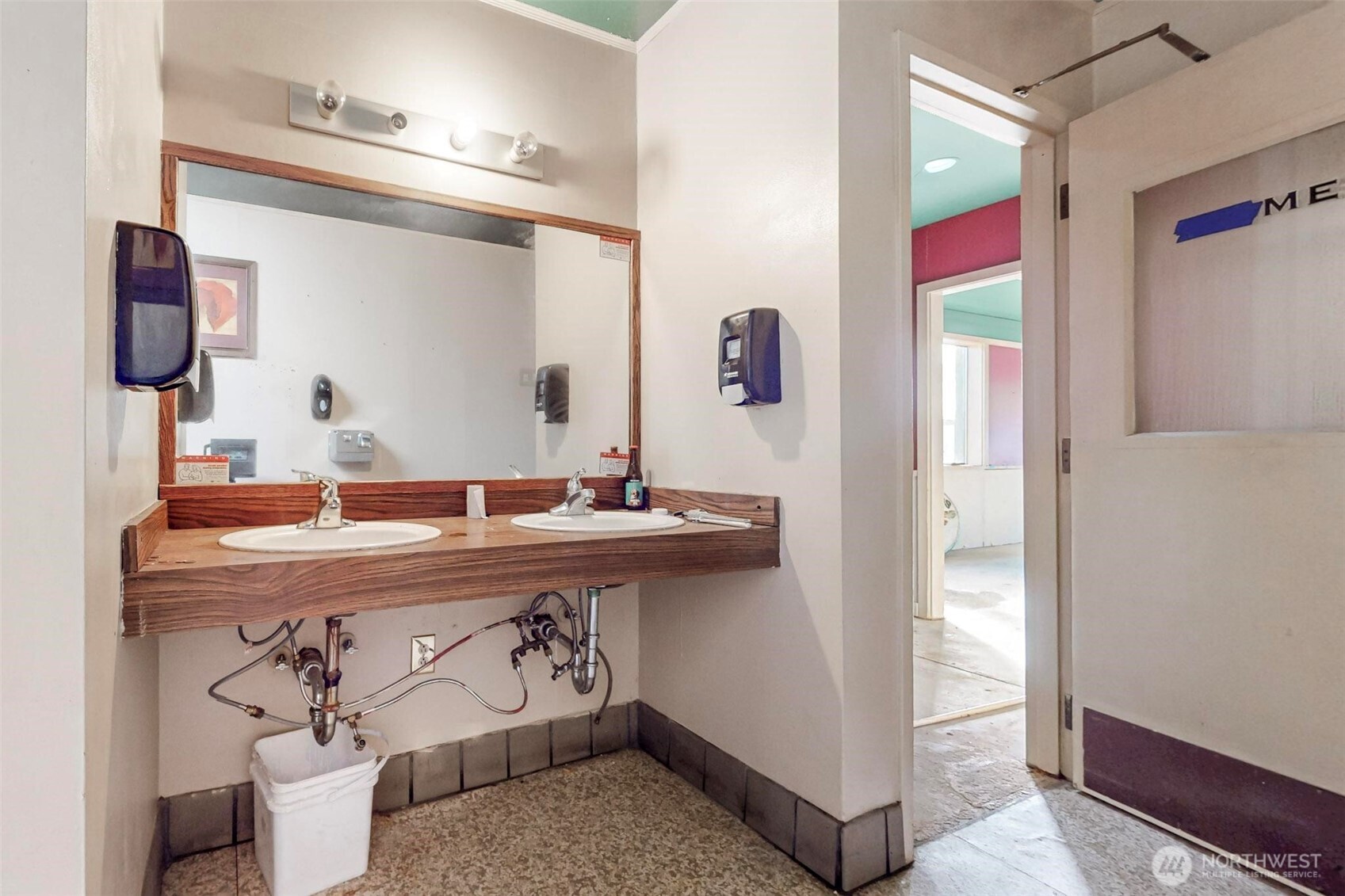 3558 Wheaton Way , Bremerton, WA 98310