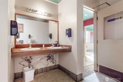 3558 Wheaton Way , Bremerton, WA 98310 - Photo 32