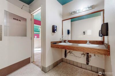 3558 Wheaton Way , Bremerton, WA 98310 - Photo 35