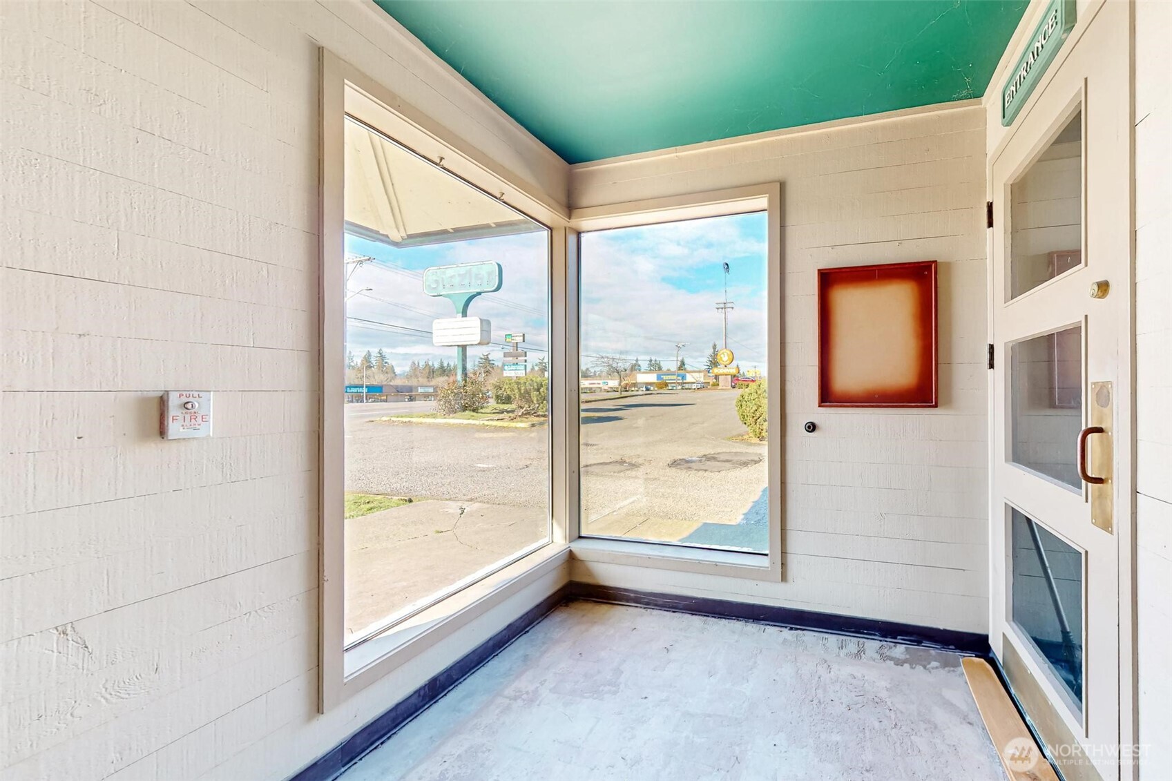 3558 Wheaton Way , Bremerton, WA 98310