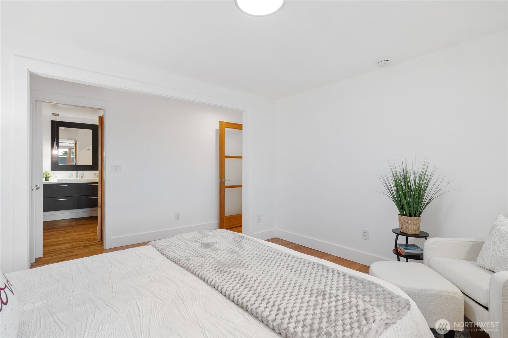 9615 NE 26th Street , Clyde Hill, WA 98004