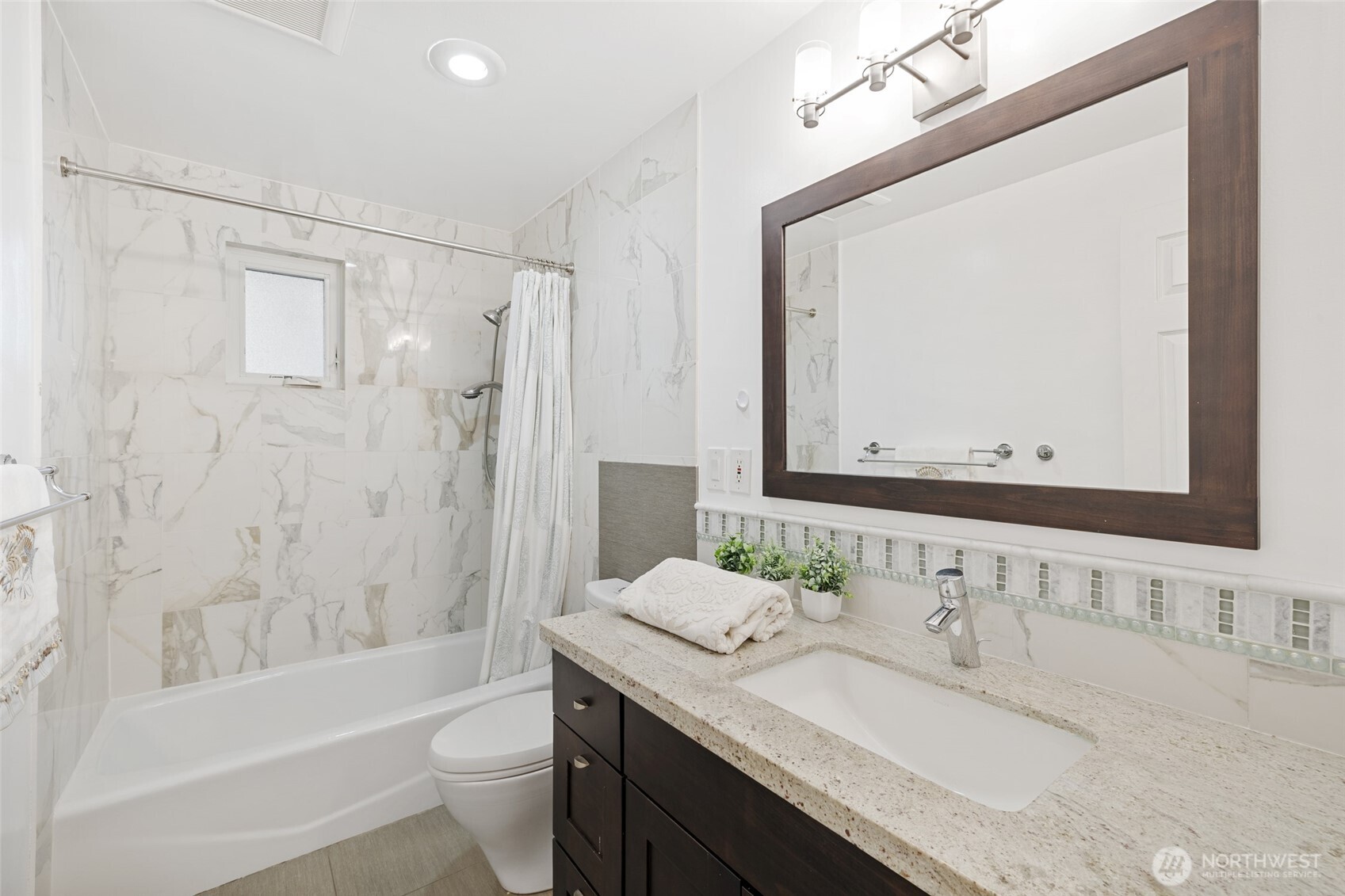 9615 NE 26th Street , Clyde Hill, WA 98004