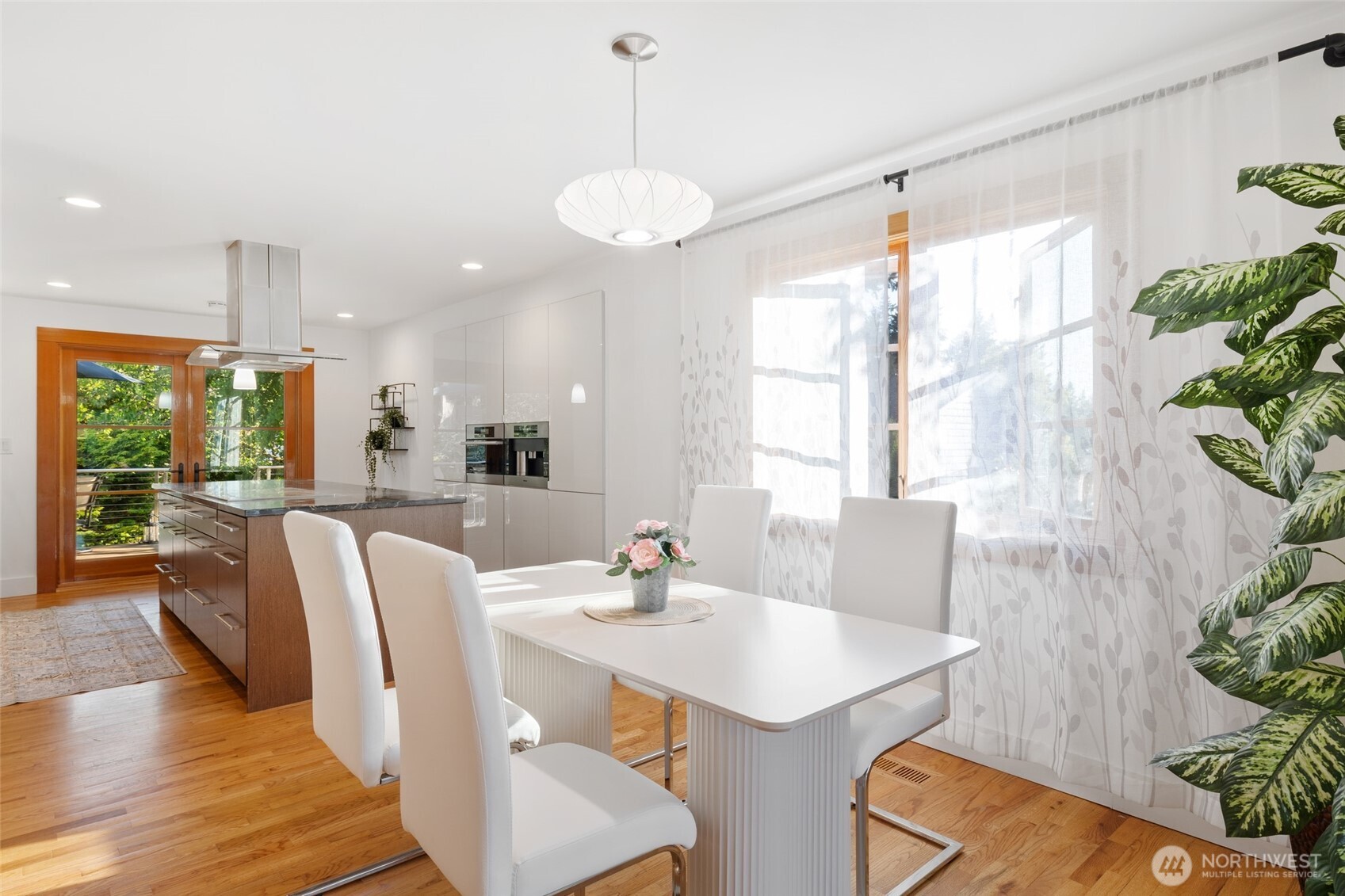 9615 NE 26th Street , Clyde Hill, WA 98004