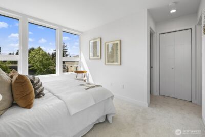 8831 B Wallingford Avenue N, Seattle, WA 98103 - Photo 11