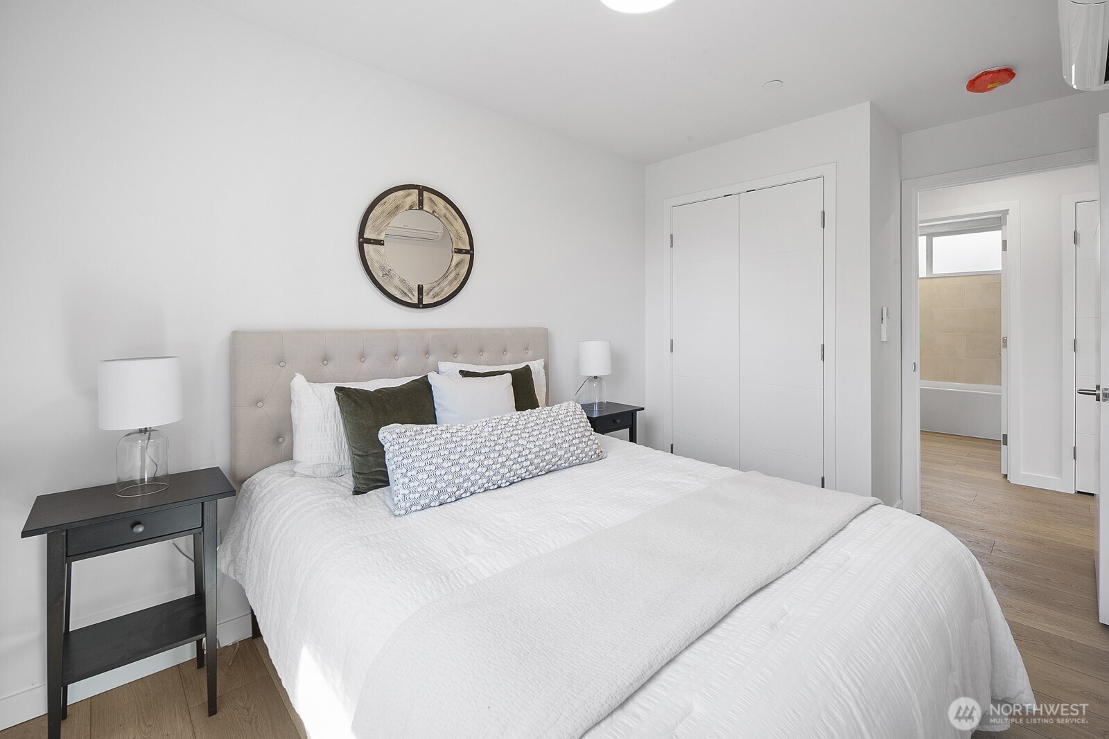 8831 B Wallingford Avenue N, Seattle, WA 98103