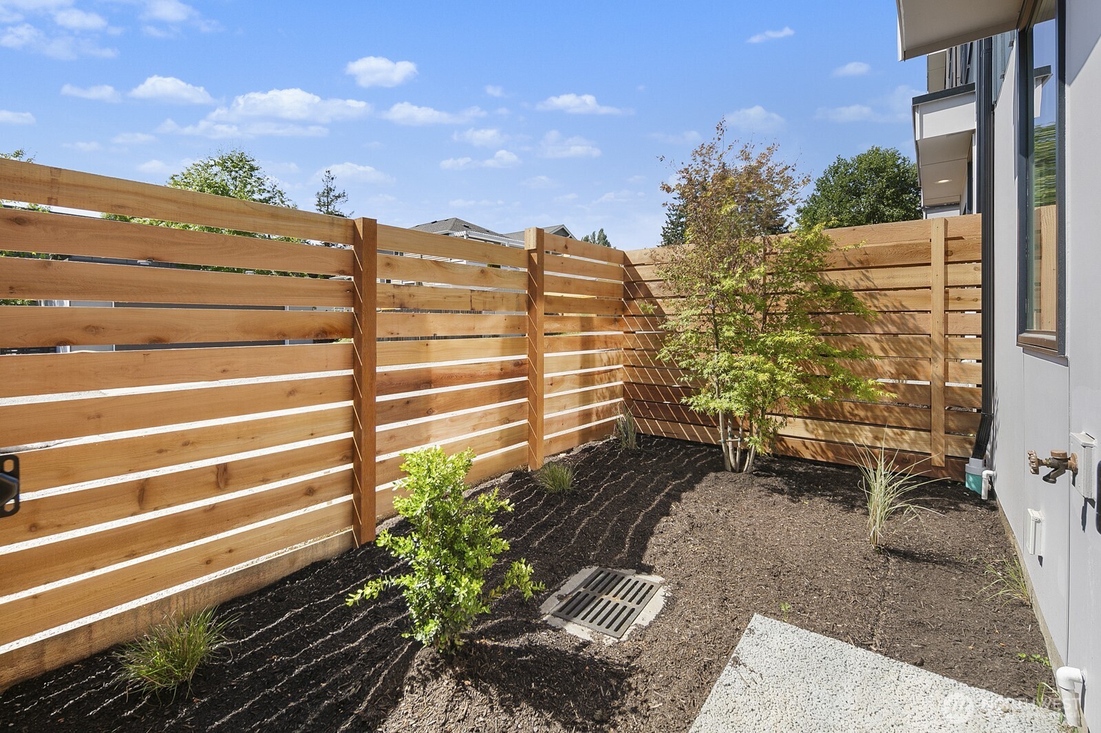 8831 B Wallingford Avenue N, Seattle, WA 98103