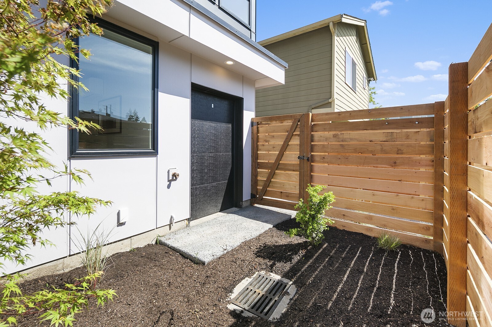 8831 B Wallingford Avenue N, Seattle, WA 98103