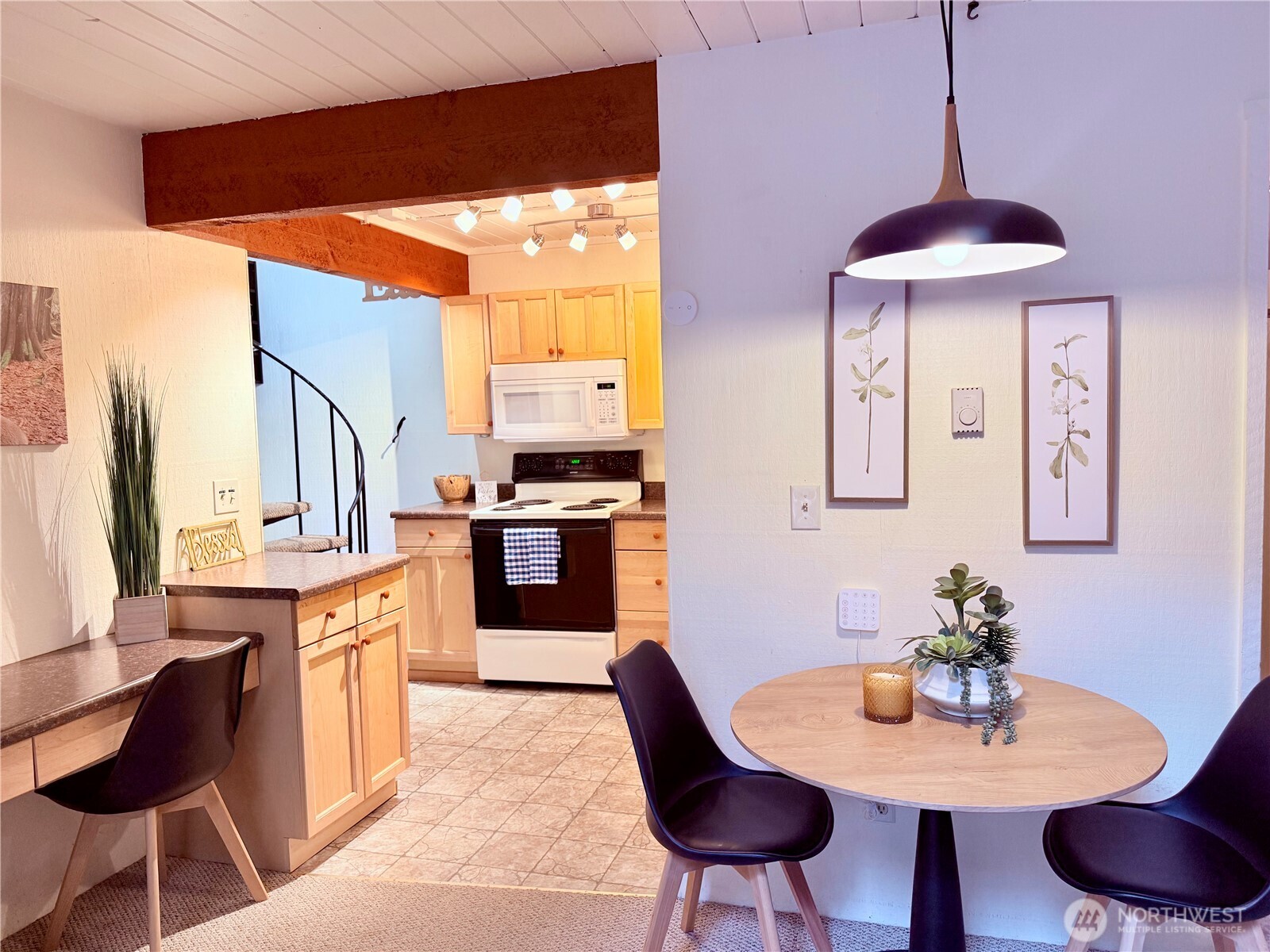 741 E Promontory Road , Shelton, WA 98584